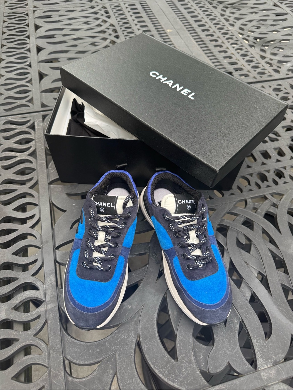 CHANEL two tone blue sneakers -7.5